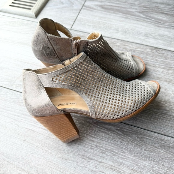 Paul Green Tianna Suede Cutout Heels - Picture 2 of 14
